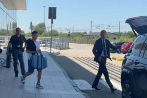 罗马诺：小孔塞桑已经抵达都灵，准备与尤文签署合同