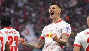 记者：纽卡斯尔联内部有人担心塞斯科会选择曼联