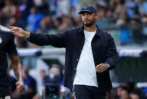 科隆主帅:孔帕尼就像是一只内心非常柔软的熊,我真想能成为他