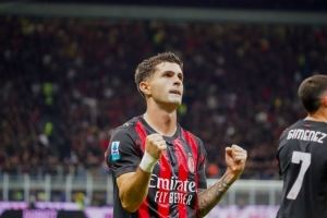 记者:普利西奇恢复健康可以出战帕尔马,希门尼斯将休息一段时间