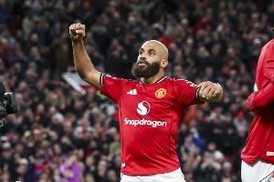 曼晚:姆伯莫加盟曼联后就表现出色,此前只有伊布有类似表现